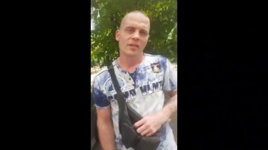 Fullfear becsicskítja Kozma Vahúrt egy fülessel
