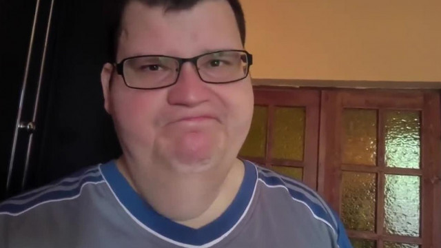Babakoca a tiktok-os halálesetről okoskodik +majdnem elsírja magát, mert nem tud videózni