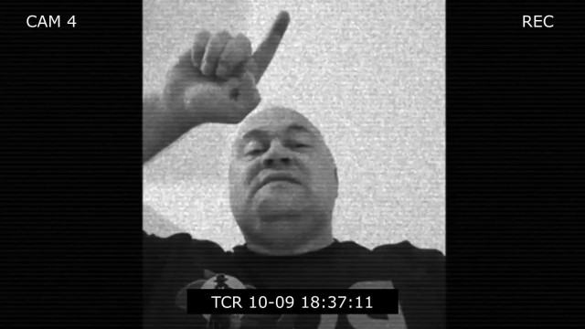 MC Isti 5 percen keresztül bannolgatja a trollokat (loop)