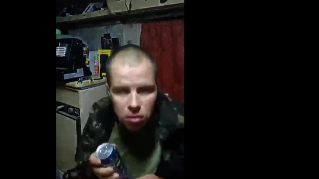 Segghülye Koldus Tech Alex nem tudja elolvasni milyen ízű a monster
