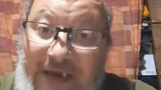 GyerekVadász tojás Gyula nem tudja beoltatni a kutyáit, mert elherdálta a felszopói pénzét