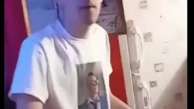 Tar Sanyi őrjöngve zavarja ki Termált a lakásból - retro részlet késés nélküli hangsávval