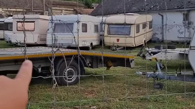 Koldustech lakókocsinézőben volt. Mivel dolgozni nem fog, lehet utalni felszopók!