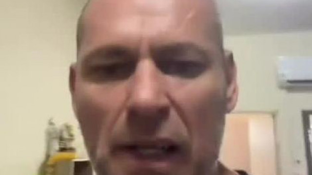 A magyargyűlölő Sztív a fogykos MC istivel szeretne egy TV-nek nyilatkozni az őt zaklató Trolloktòl