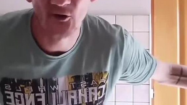 Pofátlan koldus Pityesz még több pénzt követel a felszopóktól, mert villanyra is kéne