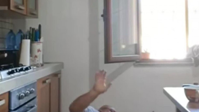 Tojás egyszer így fog kifingani live-ban (paródia)