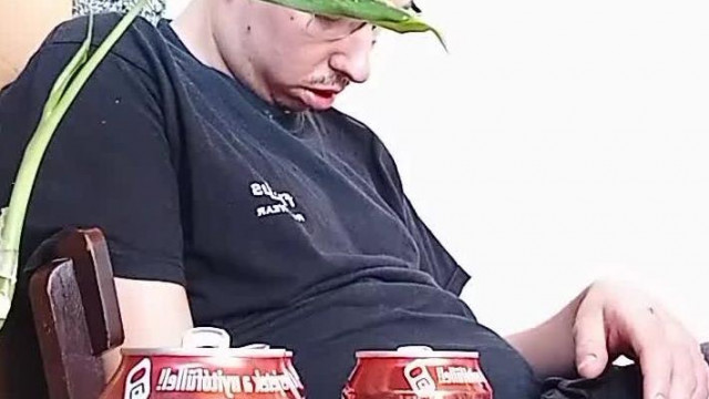 JeniPatrik2000 bemindenezős, utcán csövelős TikTok live 2025.07.22