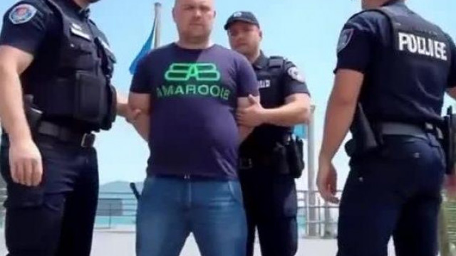 MC Szűzet elviszik a rendőrök (A.I paródia)