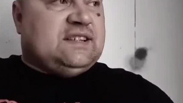 A miskolci Sertés kèrdezi: "Oyan nőkkel vagytok akiket màs palik szétkeféltek?"