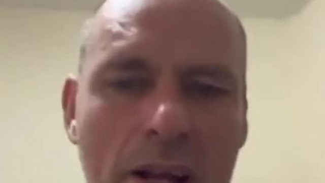 A thaiföldi biciklitárolòban lakò Sztív visszahoznà a halàlbüntetèst a Trollok ellen