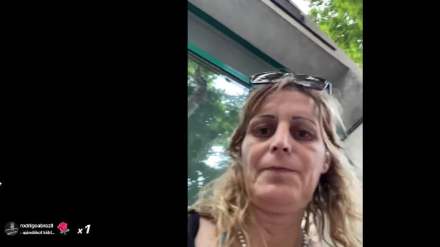 Kiőszült fejű Varangy Judka az utcán balhézik Kaffka Marcival, mert a tranyó bikiniben piál a Jóskával 2025.08.02