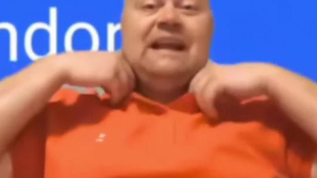MC Isti vett egy új, ronda narancssárga pólót