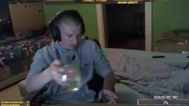 Turbó és az öreg 52 éves nője - retro messenger hívás bebaszós közben