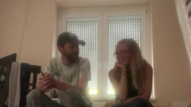 Herby Dely Péterhez ellátogatott felszopója, Petra, akit Herbert 13 évesen akart anno megfektetni