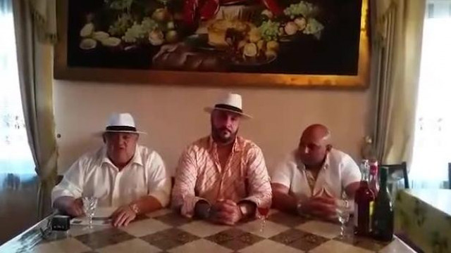 Rugós hülyegyerek retro - Brekeke cigányvajda kinevezőset játszik barátaival a 13. kerületben