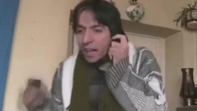Molnár F. Árpád őrjöngve telefonál