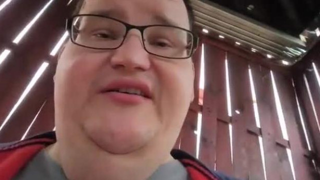 A Költekezés professzorának Molnár Babakocának egy órás depis vlogja Oled TV filóval