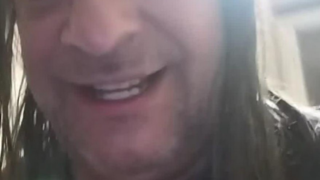 Drogos, alkesz hulladék Sab Kelemen meglátogatja a múltkor otthagyott szarát (live részlet)