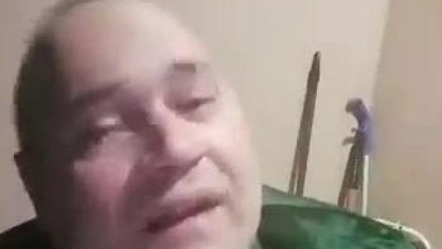 Álszent Ananászfej ezúttal a szeretetről tart hegyibeszédet (2025 január)