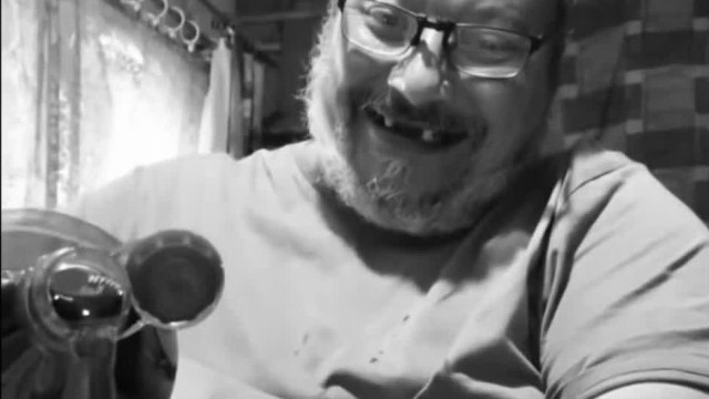 Pedó tojás apa köszöni a popsi colát felszopók