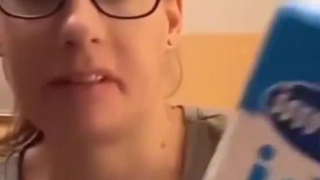 Agyilag Zokni Fekete Adrienn - Cirmi tej bemutatása és balfaszkodva kilöttyintése ivás közben