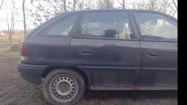 Edemszék legfőbb felszopója, Macilány lepusztult tragacsa