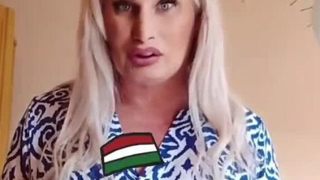 Szègyen és Gyalàzat: Publikus Bipoláris Szabolcsina előadja a Magyar Himnuszt