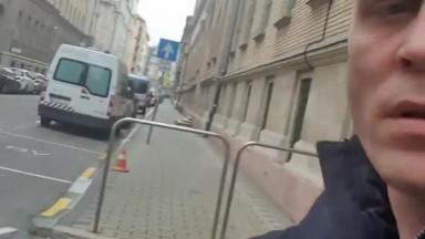 Vahúr bevonulása előtti fogatlan beköszönés