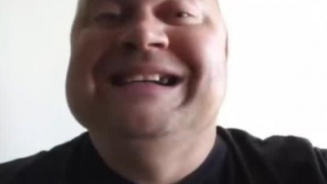 Szociopata KancsalDisznò MC Dàkò újabb hatàrokat lèp àt: "A gyereked hullàja bűzölögjön az úton!"