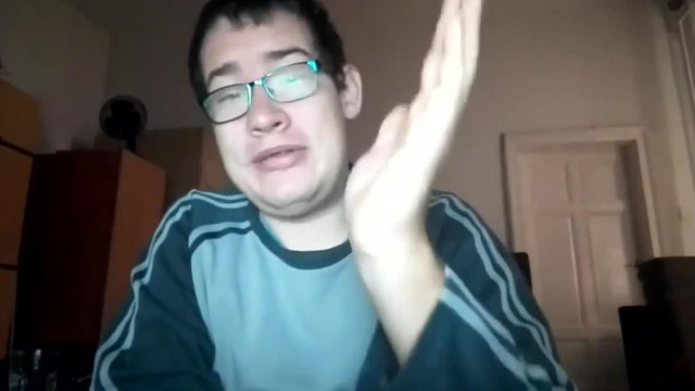 Vká - Csak egy szerepet játszok mert ez az igény