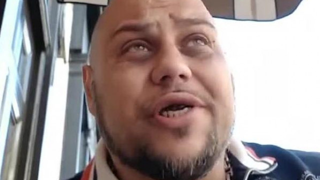 Busák Ali Legendàs, Arab kajáldàban dolgozòs, kàvèzgatòs Live-ja Angliàbòl (2019 09.24)