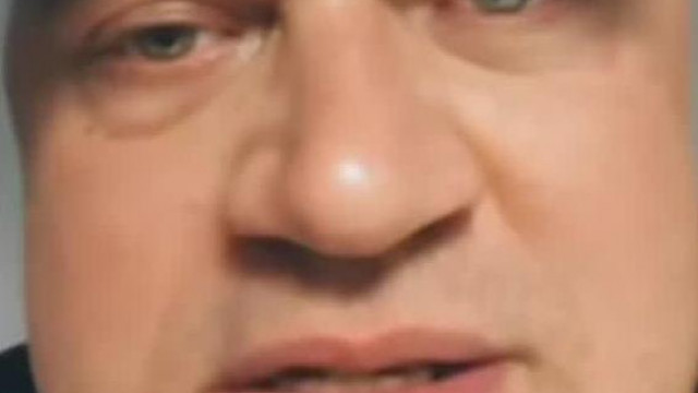 Az idegileg Roncs MC Zsírdisznò Gyűlölködve üzen a Troll seregek vezetőjènek, Diplomata Ùrnak