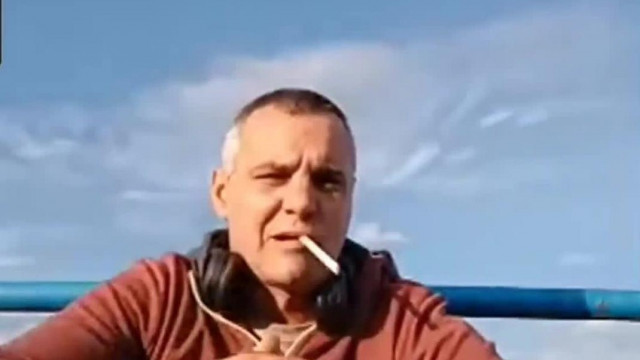 Naplopò, Depis-Alkesz Mobilsz szerint a csalàdja annak örül ha ő nem tud haladni az életben