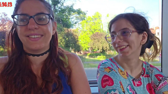 Babyyodabisch, a koldus moderátora és felszopója épp azt ecseteli, hogy ő milyen tökéletes