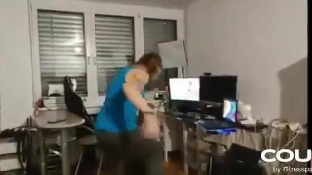 Tranyó Tibcédesz rugdossa Varangy Lyudgát (megrendezett)