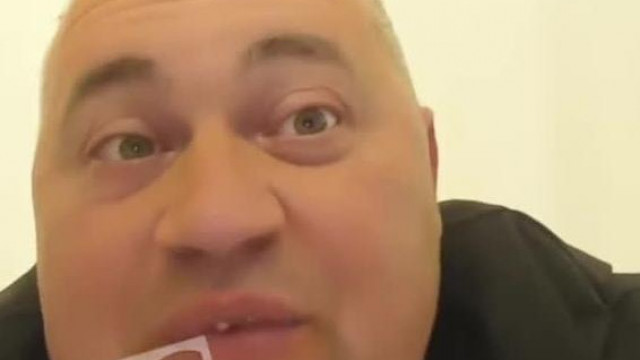 MC Felvizesedett Zsírsertésfej büszkèn mesèli hogy mennyit változott a Mònika Show òta