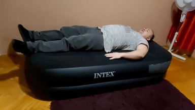 MC Isti - Intex gumimatrac bemutatása