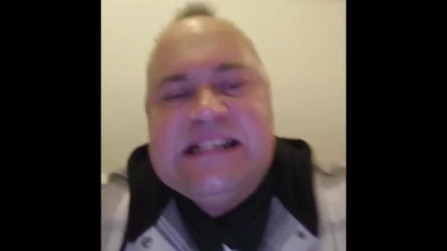 MC Milliomos röfi prémium szájzárral átkozza a magyarok édesanyjait, gyerekeit mert nem dobnak 2025.10.19