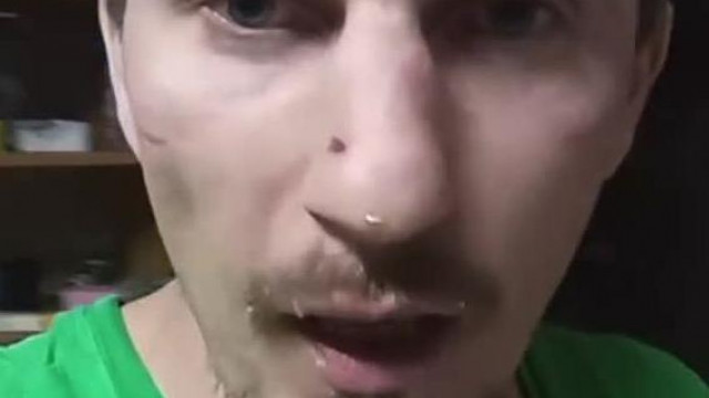 A Foskèsz, Agykárosult Trutymò üvölt mint a fàba szorult féreg: "Náci vagyok! Halááál!"