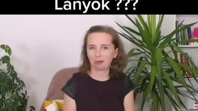 A köztudottan férfiak ujjazását imádó Proli Lili, nem szereti a vastag farkat