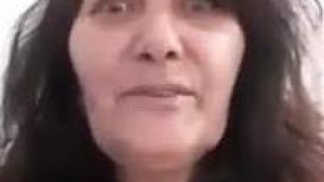Pikács Violetta élőben omlik össze