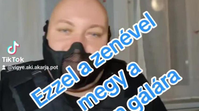 Subimalac keménykedve készül a bunyóra