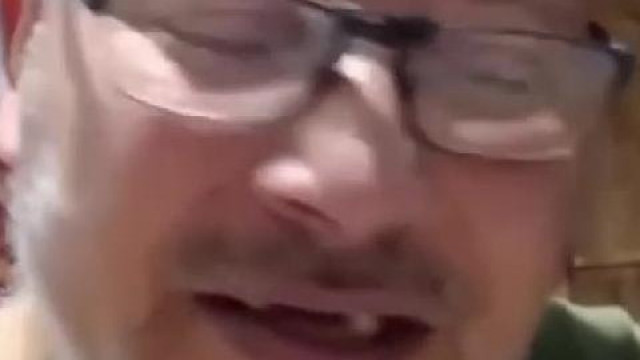 Záptojás tagadja, hogy büdös lenne a munka a számára
