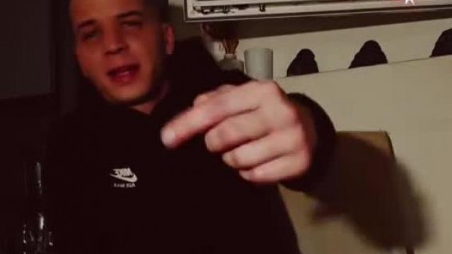 Thomas Erdozzi be-beefeli a miskolci 42 èves Szűz elmebeteg MC Istit (Zene)