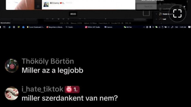 Sab Kelemen egyik kínai tanítványának az édesanyjáról mutat képet. 2025. 11. 02.