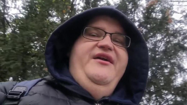 A Depis, Öregnèni fejű Csecsemővizilò Kiki bízik benne hogy 36 èvesen egyszer majd megtetszik valakinek
