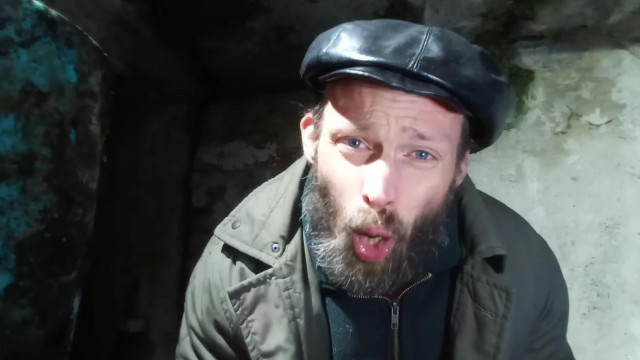 Bartos megint iszik?