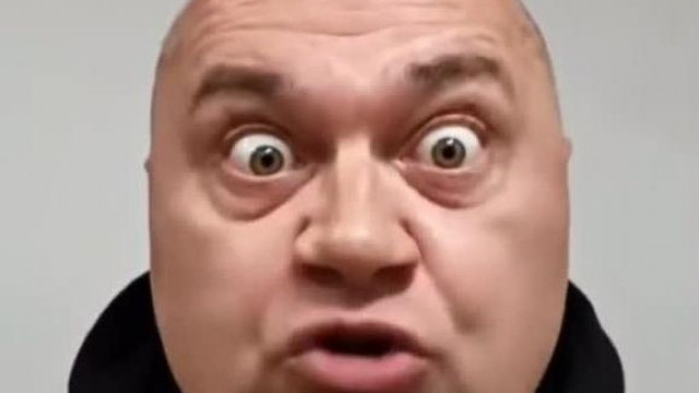Az Őrültfejű MC Isti ígèri hogy Karácsonyra hazajön Miskolcra ès kiàll bàrkivel egy az egyben (AI paròdia)