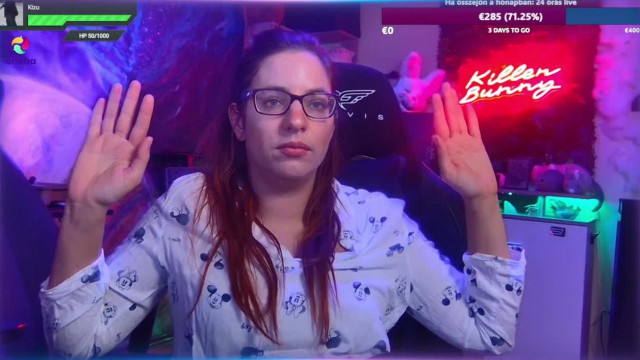 Koldus Szanyó Beatrix, a kéregető Twitch streamer azt mondja a nézőinek, hogy öt felbasszná ha munkába kellene mennie