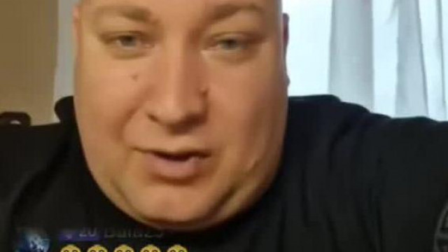 Nyúlfogù Csüngőhasú Mangalica Subi Gyűlölködik kèt Csajra live közben mert azok le-striciztèk
